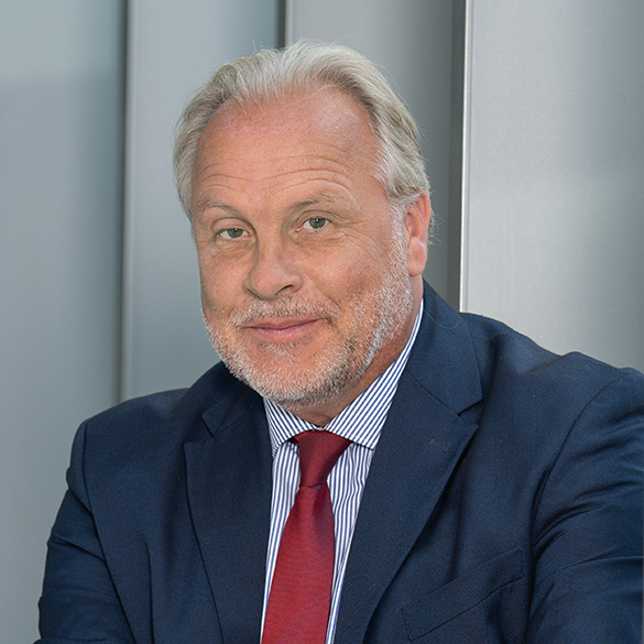 Portrait Dietmar Schmitz, Leiter der Sparkassenakademie Rheinland-Pfalz