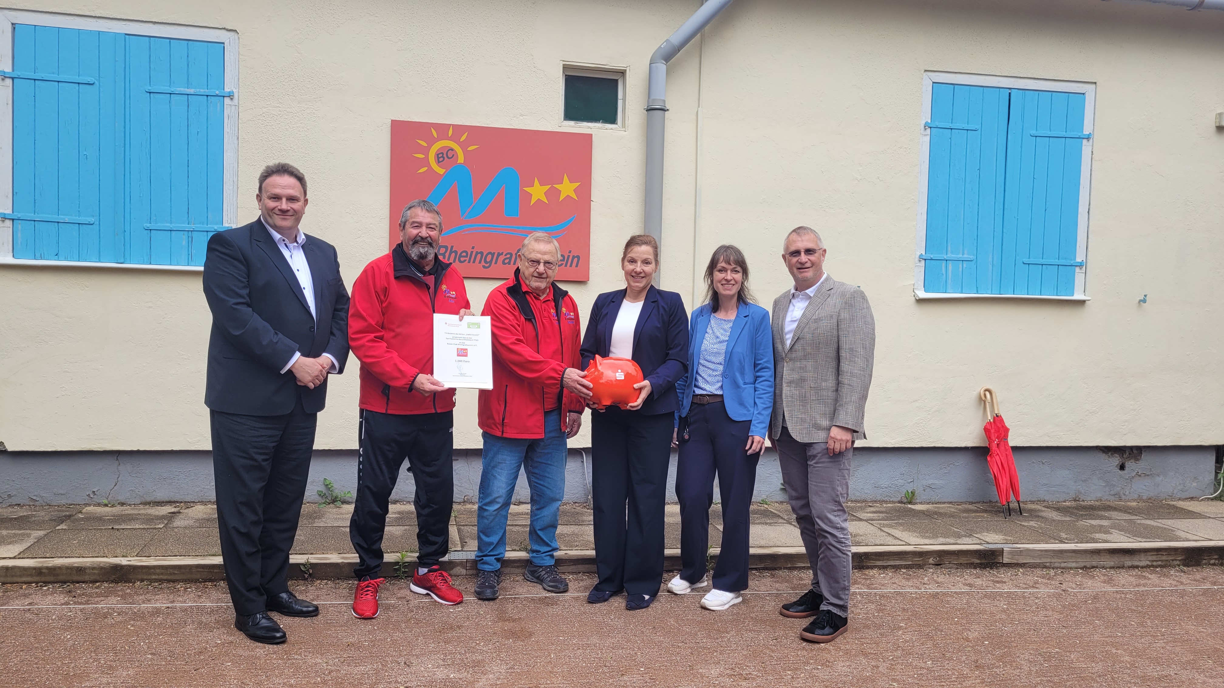 Gruppenfoto der Preisgeldübergabe im Rahmen von SWR4 vereint in Bad Kreuznach.