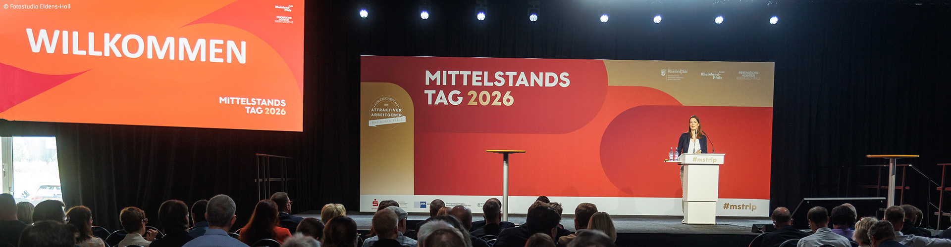 Rednerin auf der Bühne des Mittelstandstages Rheinland-Pfalz 2026.