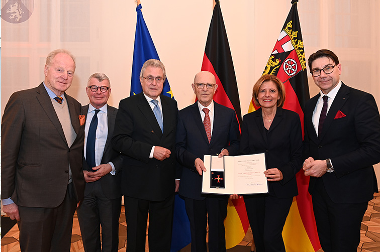 Verleihung Verdienstkreuz an Werner Fuchs, Foto: Staatskanzlei RLP / Schäfer