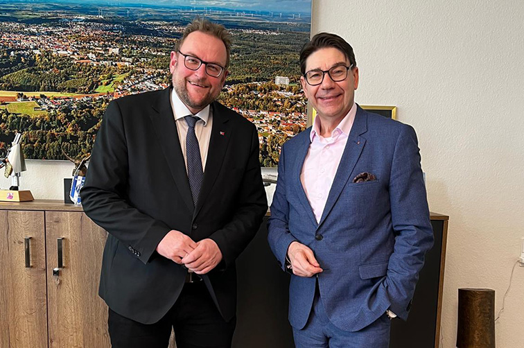 (c) Stadt Pirmasens, Markus Zwick (links) und Thomas Hirsch im Dialog (c) Stadt Pirmasens, Markus Zwick (links) und Thomas Hirsch im Dialog