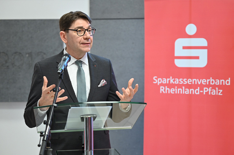 (c)SVRP | Thomas Hirsch: „Wir sind stolz darauf, dass unser Engagement für die Vereinbarkeit von Beruf, Familie und Privatleben erneut gewürdigt wurde." (c)SVRP | Thomas Hirsch: „Wir sind stolz darauf, dass unser Engagement für die Vereinbarkeit von Beruf, Familie und Privatleben erneut gewürdigt wurde."