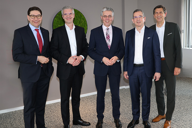 (c) SK Trier, M.Mülhause | vlnr: Thomas Hirsch, Thomas Paffenholz, Karl-Josef Esch, Dr. Peter Späth, Roman Frank (c) SK Trier, M.Mülhause | vlnr: Thomas Hirsch, Thomas Paffenholz, Karl-Josef Esch, Dr. Peter Späth, Roman Frank