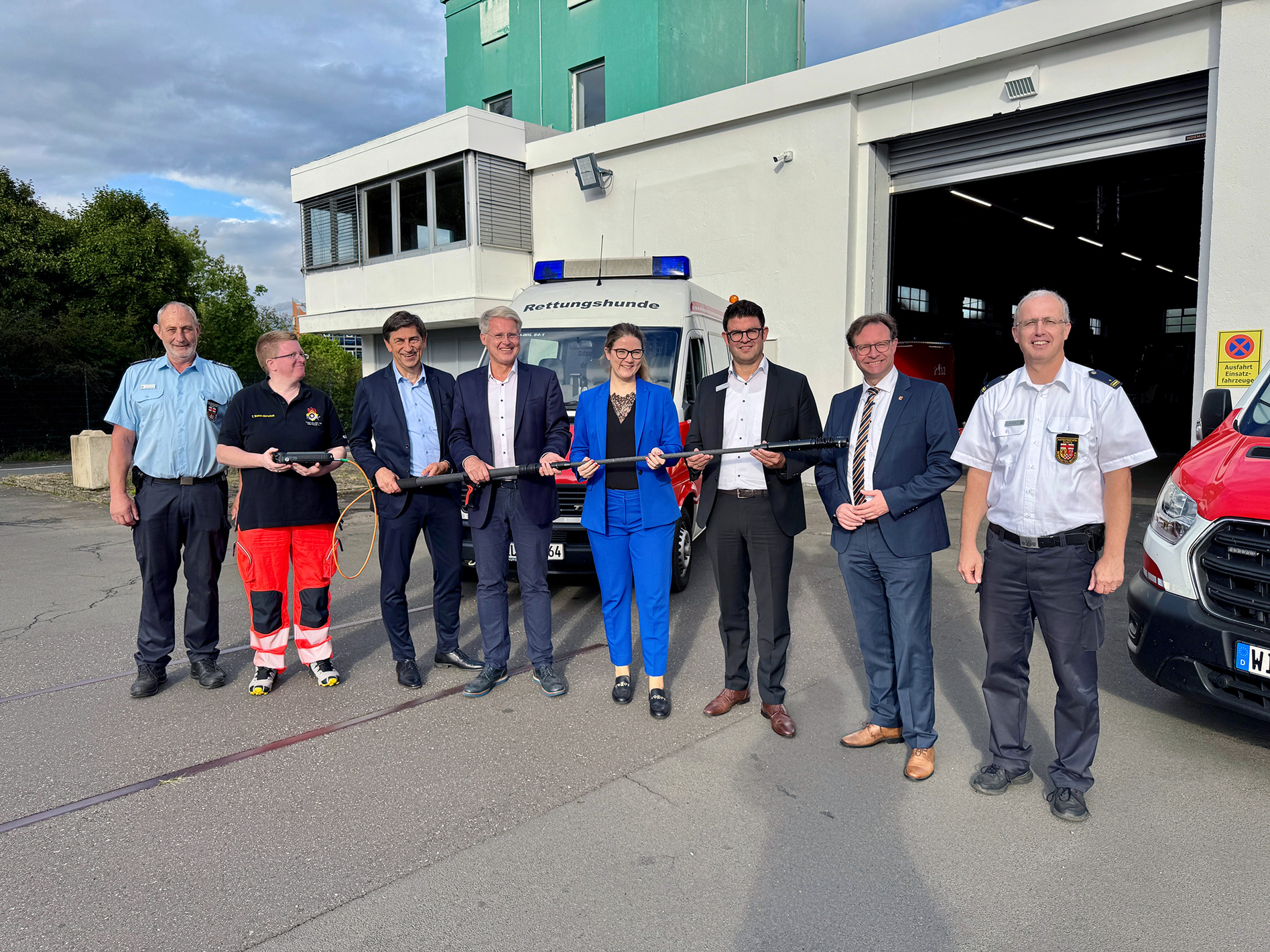 Übergabe der SearchCam an die Verantwortlichen in Wittlich.