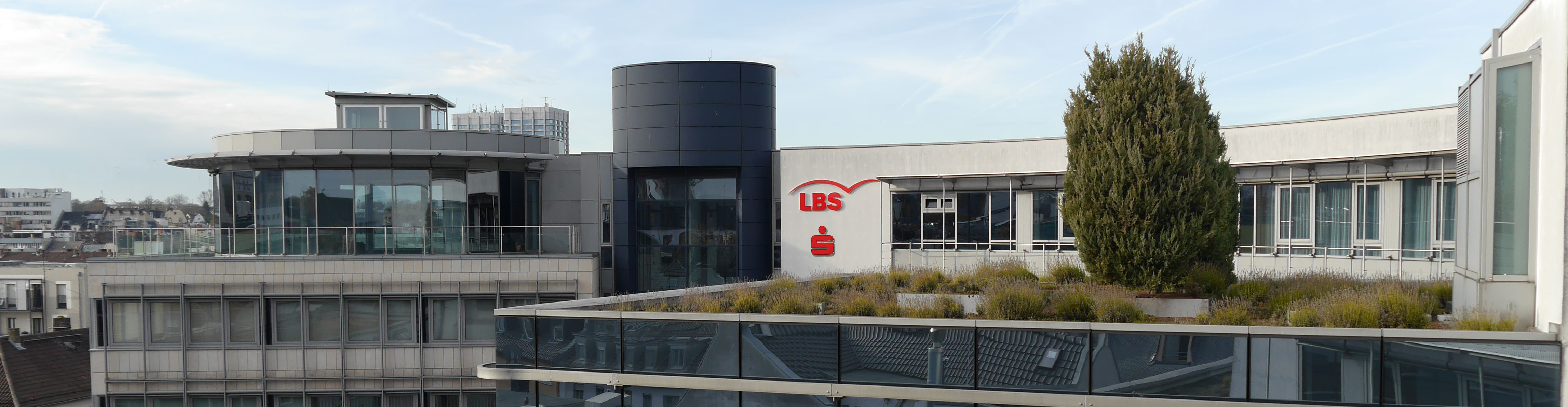Außenansicht Gebäude LBS, LB BW sowie Sparkasse